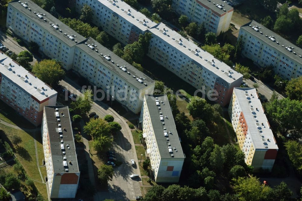 Luftbild Wolmirstedt - Plattenbau- Hochhaus- Wohnsiedlung in Wolmirstedt im Bundesland Sachsen-Anhalt