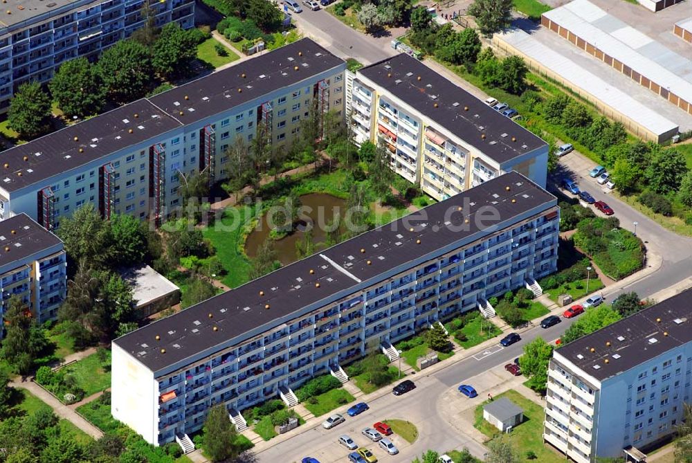 Luftbild Magdeburg - Plattenbau-Komplex an der Hans-Grade-Straße in Magdeburg-Olvenstedt