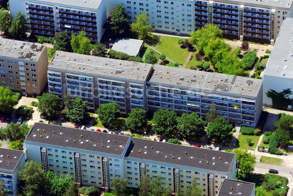 Luftaufnahme Magdeburg - Plattenbau-Komplex an der Hans-Grade-Straße in Magdeburg-Olvenstedt