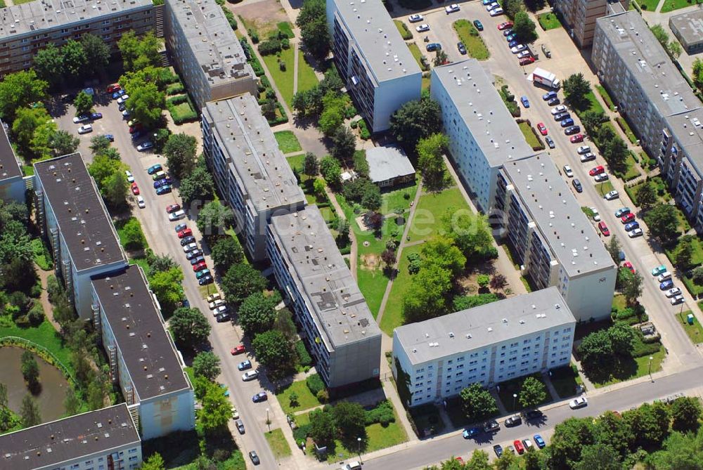 Magdeburg von oben - Plattenbau-Komplex an der Hans-Grade-Straße in Magdeburg-Olvenstedt