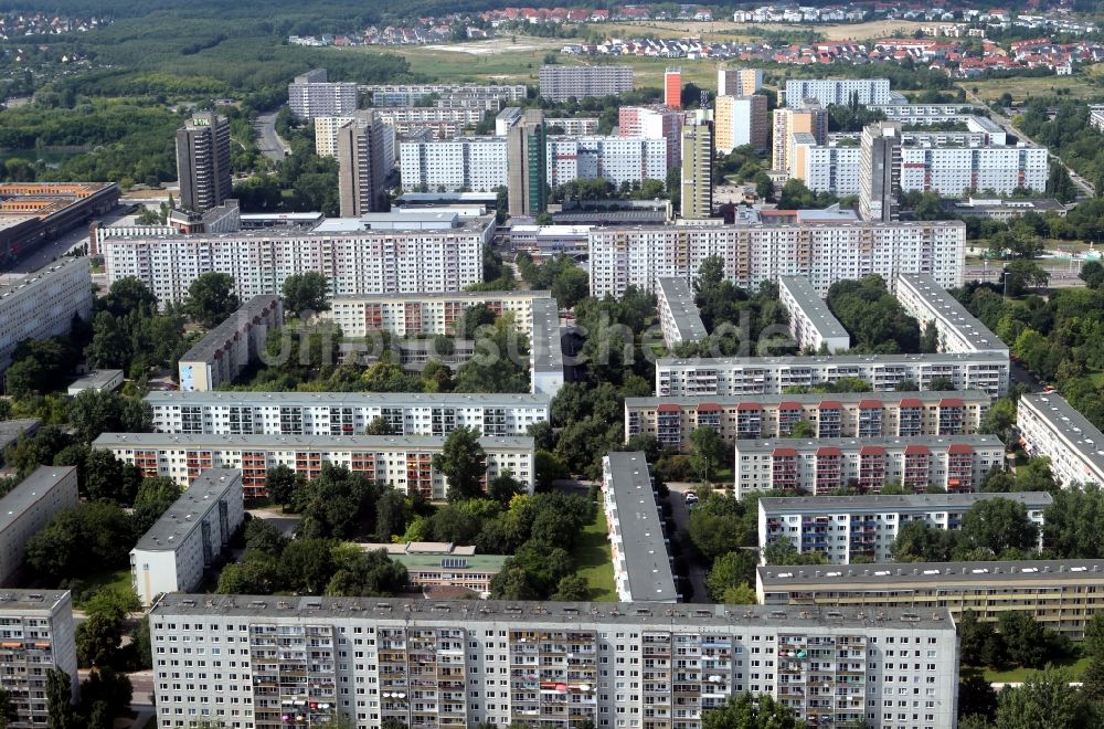 Halle / Saale aus der Vogelperspektive: Plattenbau- Neubau - Wohngebiet Halle-Neustadt in Halle (Saale) in Sachsen-Anhalt