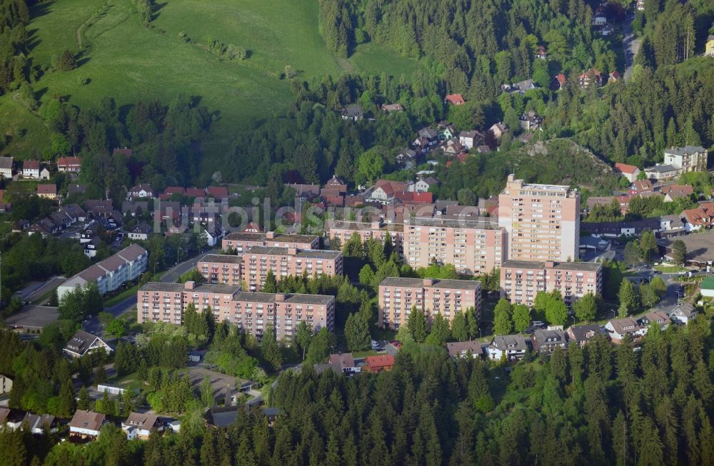 Altenau von oben - Plattenbau - Siedlung auf dem Glockenberg in Altenau im Harz im Bundesland Niedersachsen