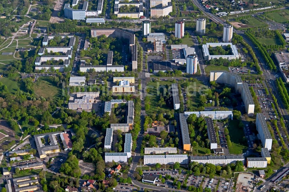 Luftaufnahme Erfurt - Plattenbau- Wohnsiedlung im Ortsteil Moskauer Platz in Erfurt im Bundesland Thüringen, Deutschland