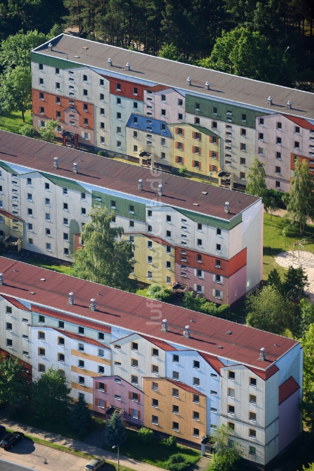 Heideblick von oben - Plattenbau- Wohnsiedlung im Ortsteil Walddrehna in Heideblick im Bundesland Brandenburg, Deutschland