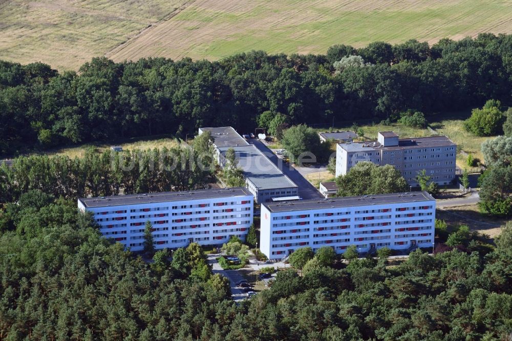 Berlin aus der Vogelperspektive: Plattenbau- Wohnsiedlung Am Sandhaus in Berlin, Deutschland