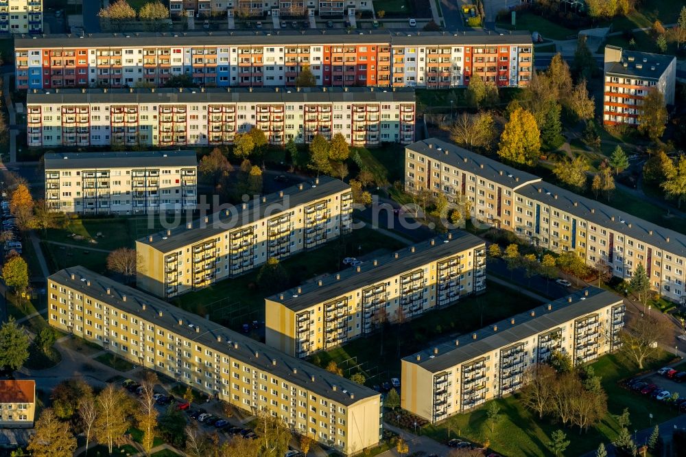 Luftbild Neustrelitz - Plattenbausiedlung in Neustrelitz im Bundesland Mecklenburg-Vorpommern