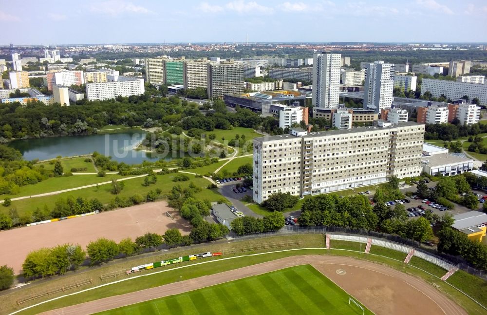 Halle (Saale) OT Neustadt von oben - Plattenbauten im Ortsteil Neustadt in Halle ( Saale ) im Bundesland Sachsen-Anhalt