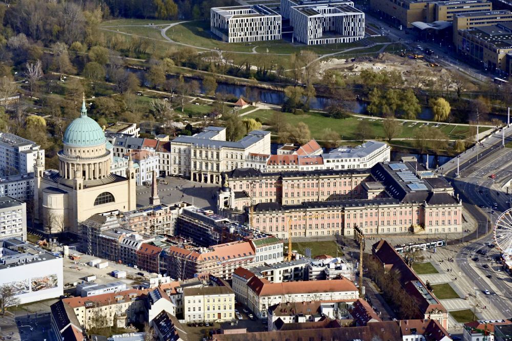 Luftbild Potsdam - Platz- Ensemble Alter Markt in Potsdam im Bundesland Brandenburg, Deutschland