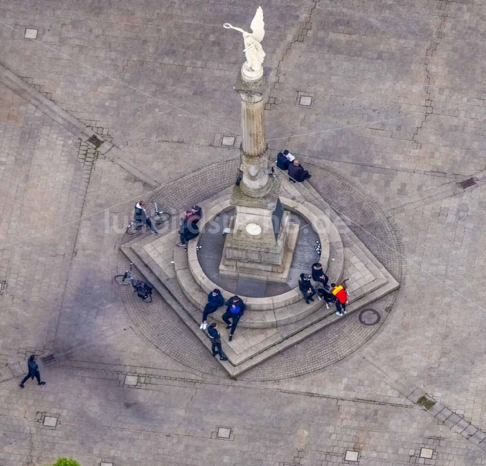 Luftaufnahme Oberhausen - Platz- Ensemble Altmarkt mit der Siegessäule in Oberhausen im Bundesland Nordrhein-Westfalen, Deutschland