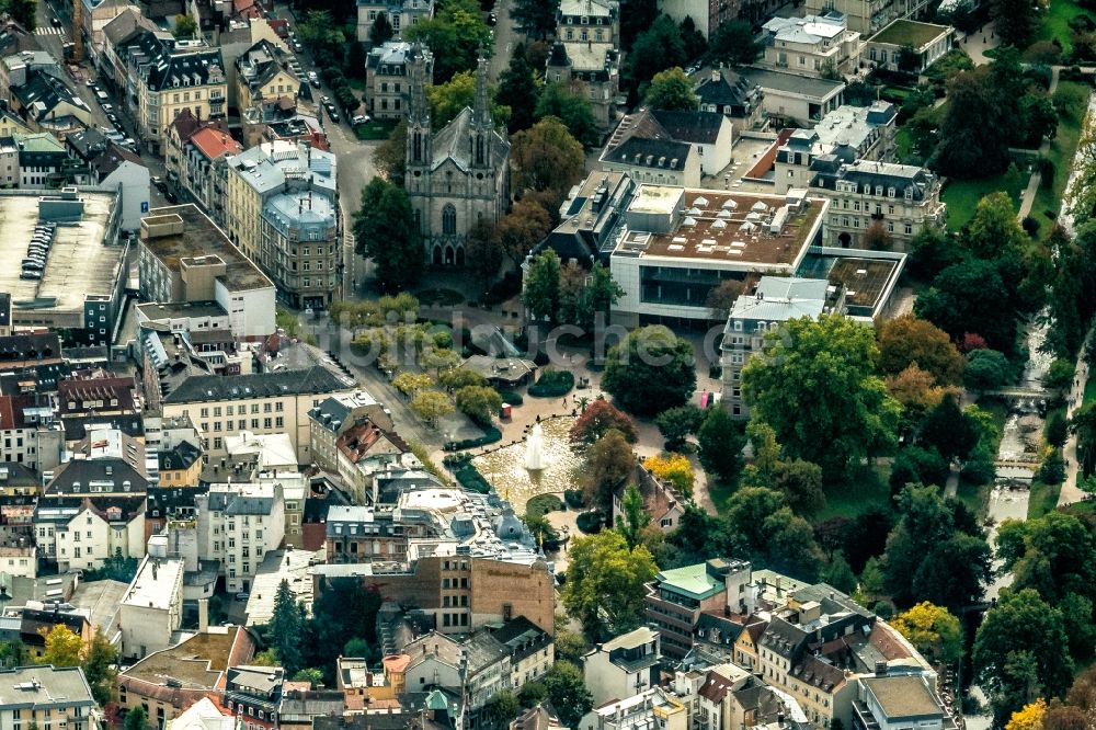 Baden-Baden von oben - Platz- Ensemble Augustaplatz in Baden-Baden im Bundesland Baden-Württemberg, Deutschland