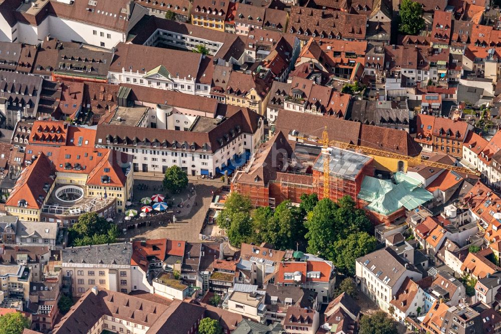 Freiburg im Breisgau von oben - Platz- Ensemble Augustiner Platz und Augustiner Museum in Freiburg im Breisgau im Bundesland Baden-Württemberg, Deutschland