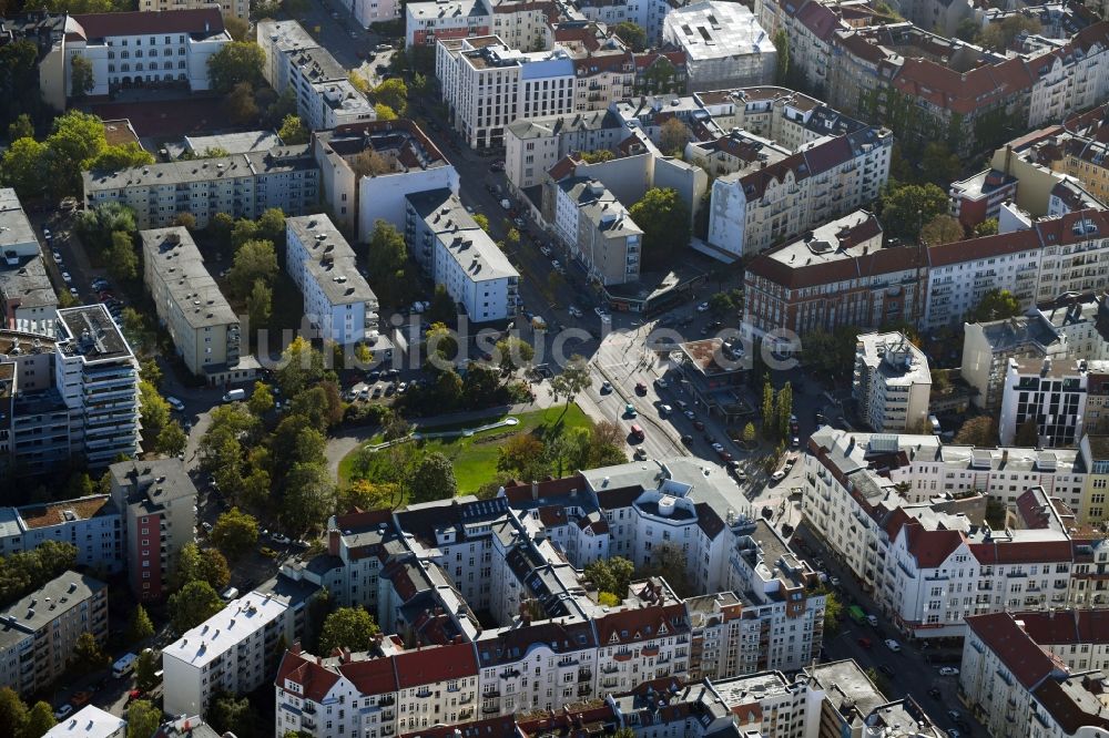 Berlin von oben - Platz- Ensemble Bayerischer Platz im Ortsteil Schöneberg in Berlin, Deutschland