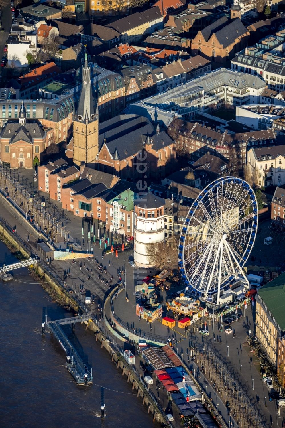 Luftbild Düsseldorf - Platz- Ensemble Burgplatz in Düsseldorf im Bundesland Nordrhein-Westfalen, Deutschland