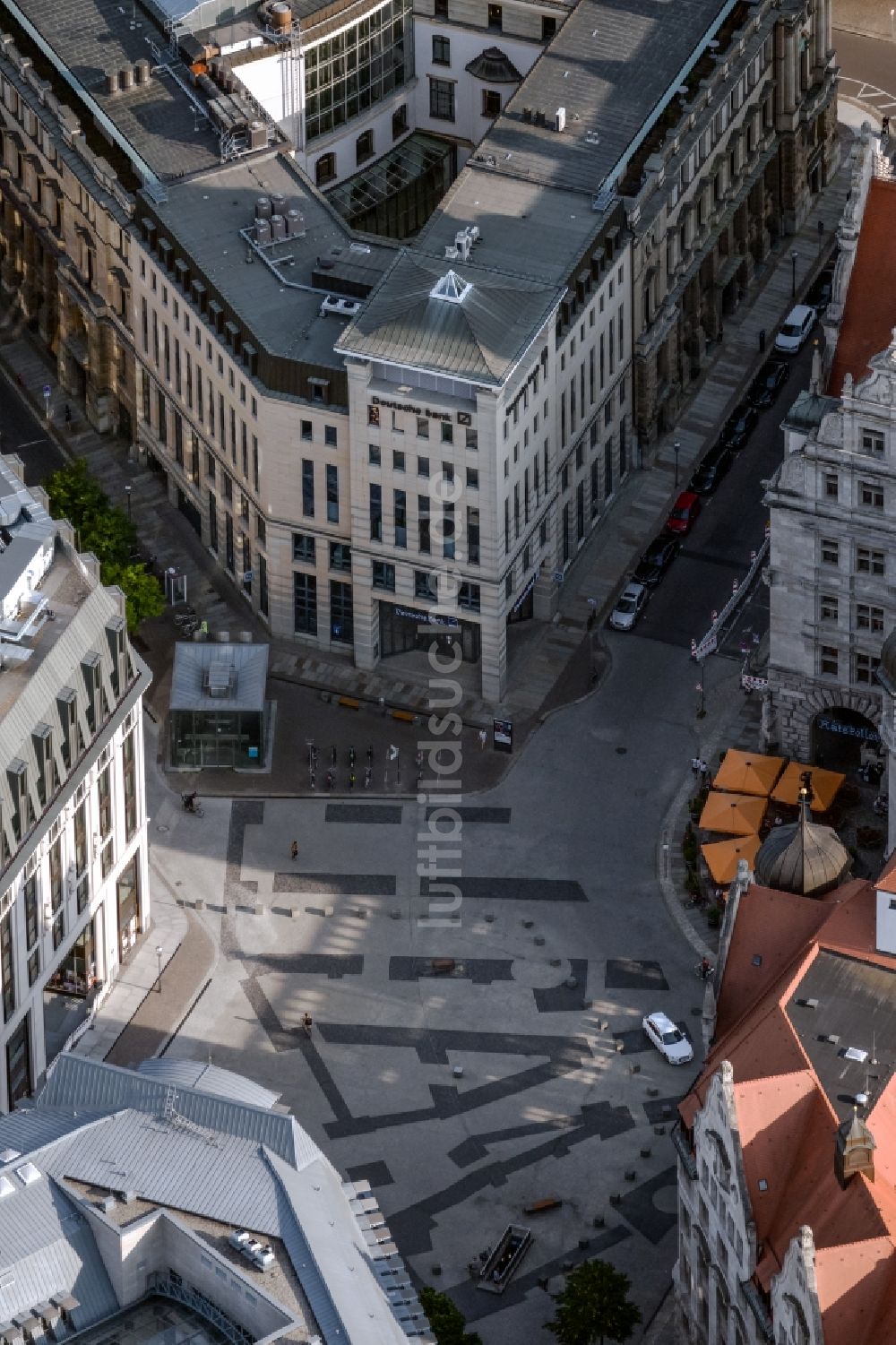 Leipzig von oben - Platz- Ensemble Burgplatz in Leipzig im Bundesland Sachsen, Deutschland