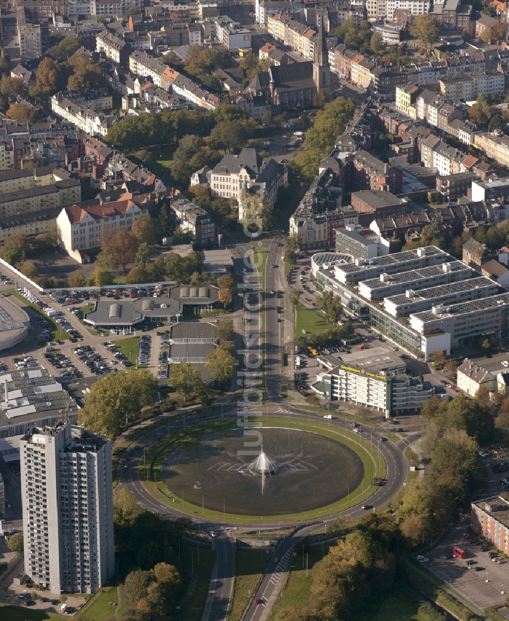 Aachen von oben - Platz- Ensemble Europaplatz in Aachen im Bundesland Nordrhein-Westfalen, Deutschland