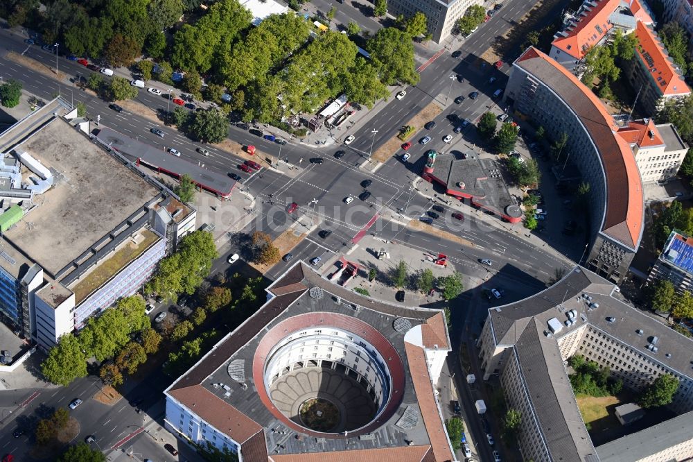 Berlin von oben - Platz- Ensemble Fehrbelliner Platz am Hohenzollerndamm im Ortsteil Wilmersdorf in Berlin, Deutschland