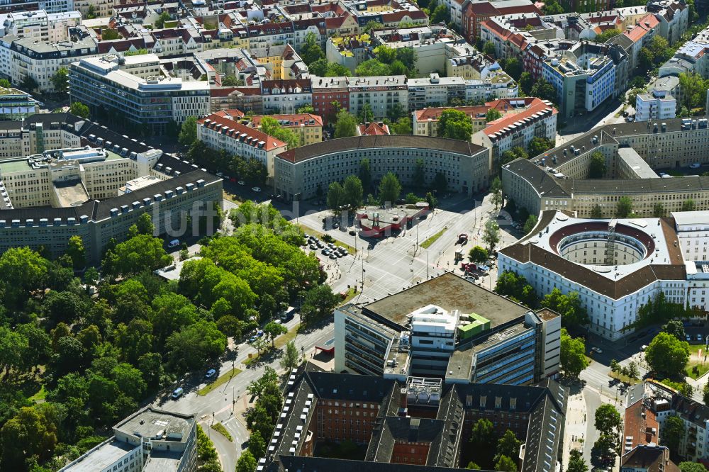 Berlin aus der Vogelperspektive: Platz- Ensemble Fehrbelliner Platz am Hohenzollerndamm im Ortsteil Wilmersdorf in Berlin, Deutschland