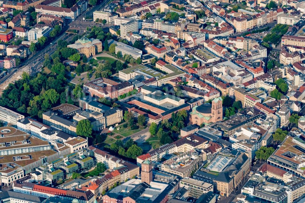 Luftaufnahme Karlsruhe - Platz- Ensemble Friedrichsplatz und Kirche Sankt Stephan in Karlsruhe im Bundesland Baden-Württemberg, Deutschland