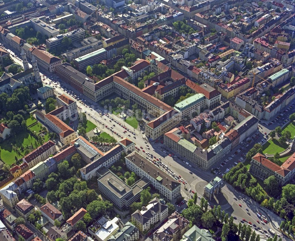 Luftbild München - Platz- Ensemble Geschwister-Scholl-Platz - Ludwigstraße im Ortsteil Maxvorstadt in München im Bundesland Bayern, Deutschland