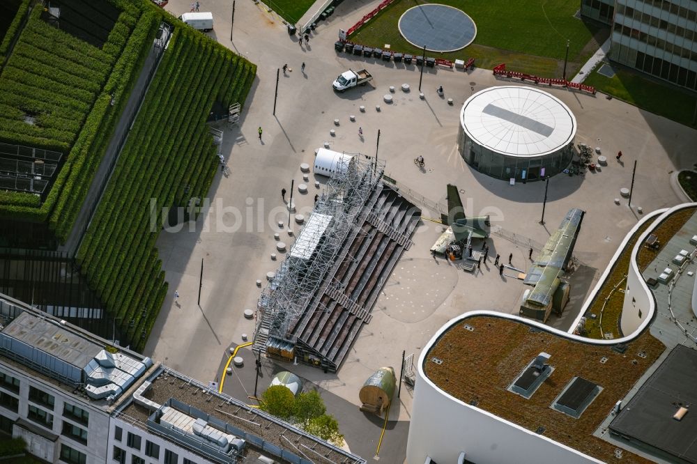 Düsseldorf aus der Vogelperspektive: Platz- Ensemble Gustaf-Gründgens-Platz in Düsseldorf im Bundesland Nordrhein-Westfalen, Deutschland