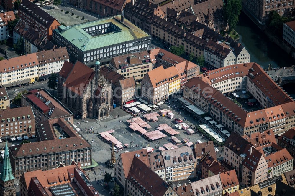 Luftaufnahme Nürnberg - Platz- Ensemble Hauptmarkt Nürnberg in Nürnberg im Bundesland Bayern, Deutschland