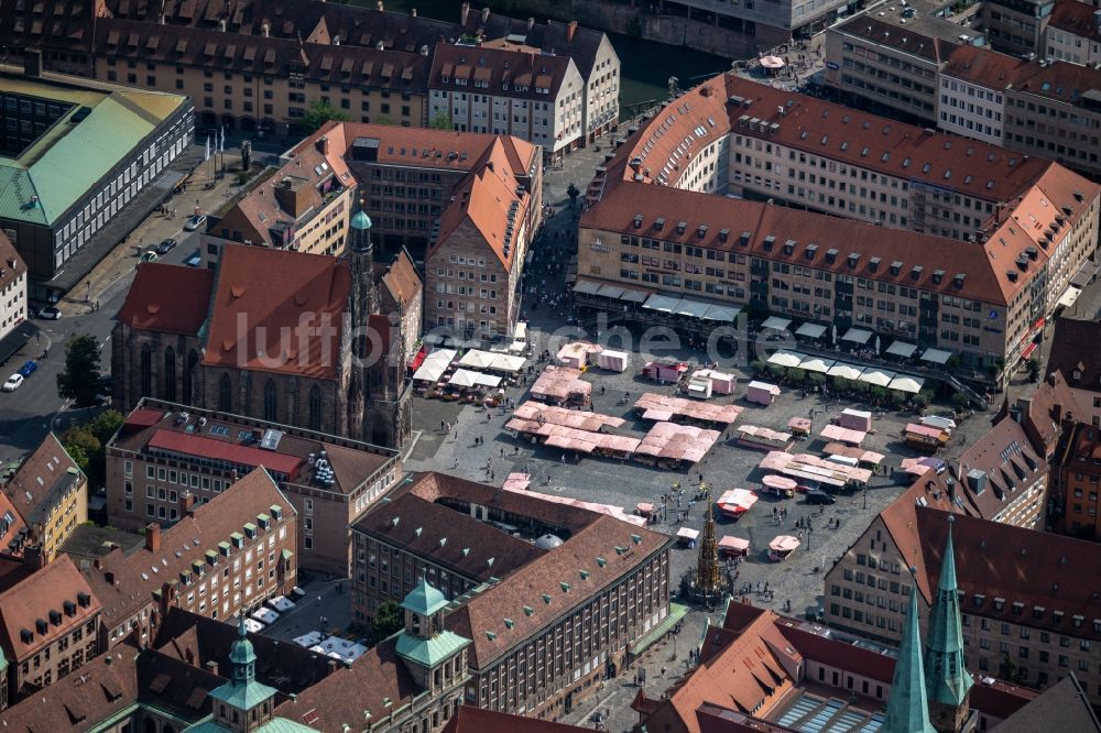 Nürnberg von oben - Platz- Ensemble Hauptmarkt Nürnberg in Nürnberg im Bundesland Bayern, Deutschland