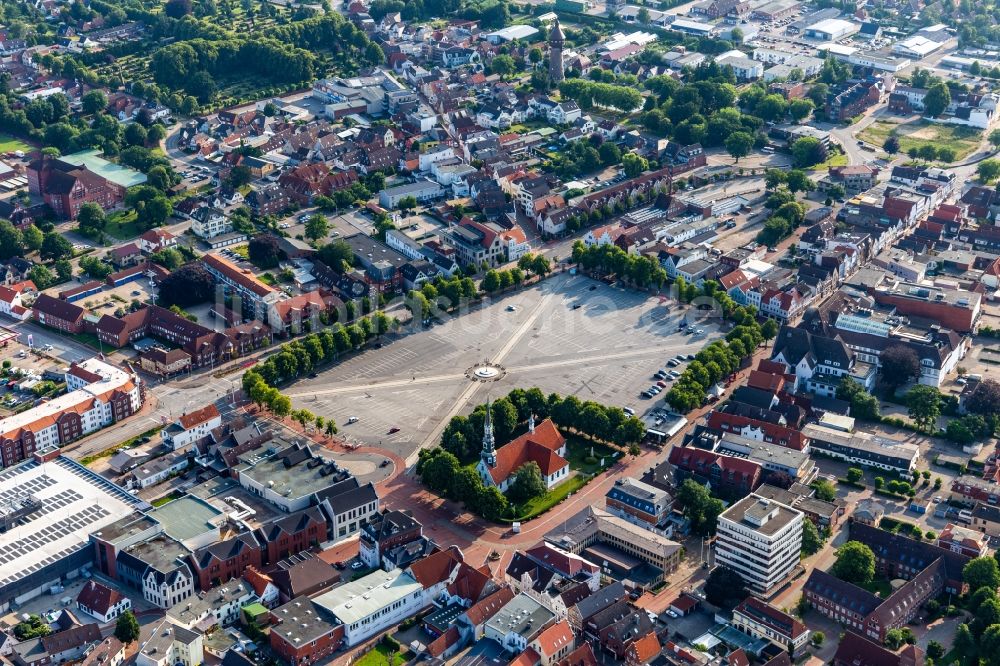 Luftaufnahme Heide - Platz- Ensemble Heider Marktplatz in Heide im Bundesland Schleswig-Holstein, Deutschland