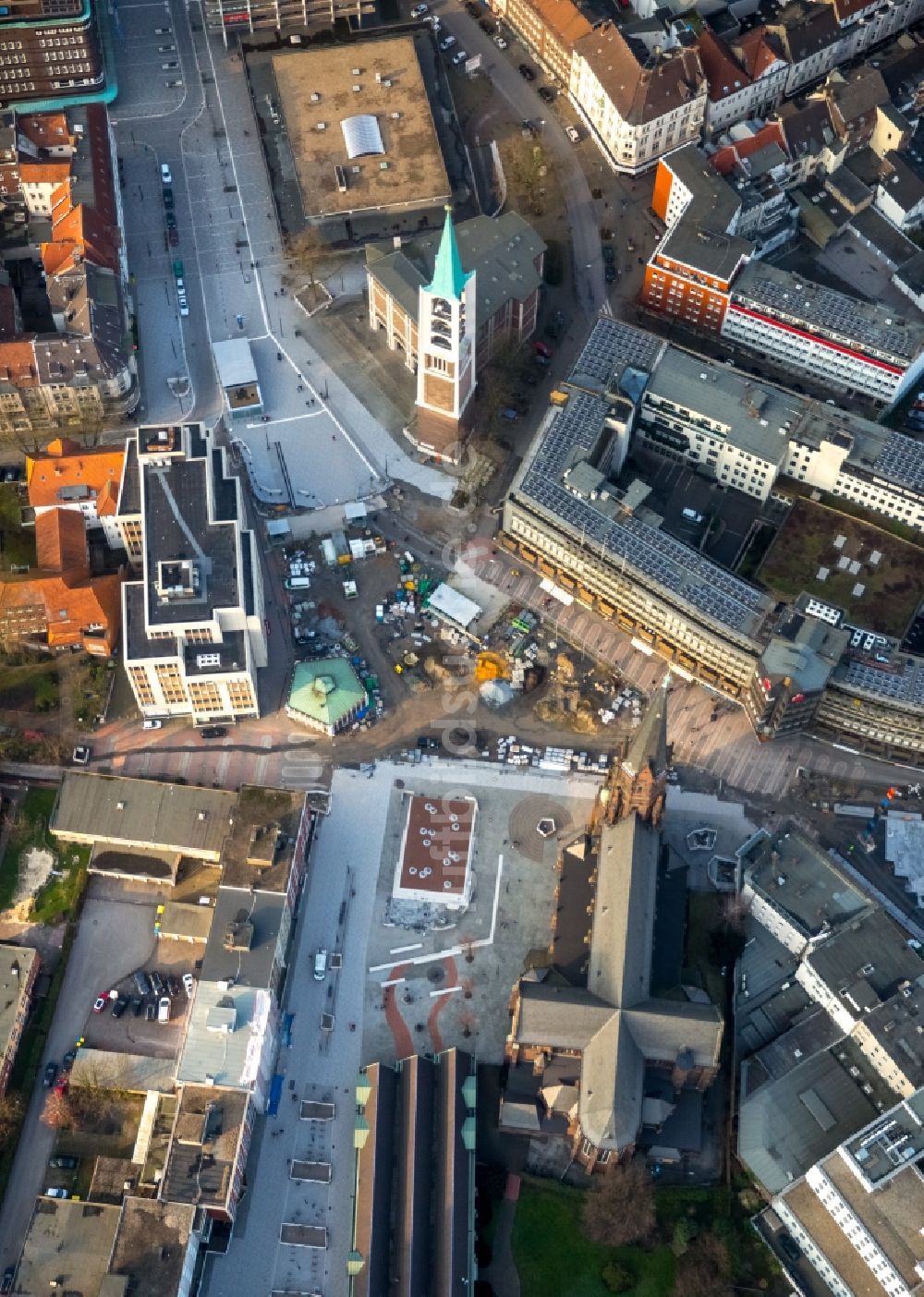 Luftaufnahme Gelsenkirchen - Platz- Ensemble Heinrich-König-Platz in Gelsenkirchen im Bundesland Nordrhein-Westfalen, Deutschland