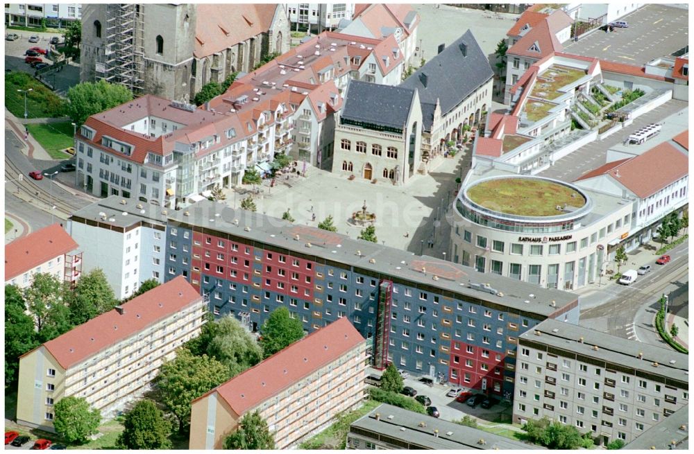 Halberstadt von oben - Platz- Ensemble Holzmarkt in Halberstadt im Bundesland Sachsen-Anhalt, Deutschland