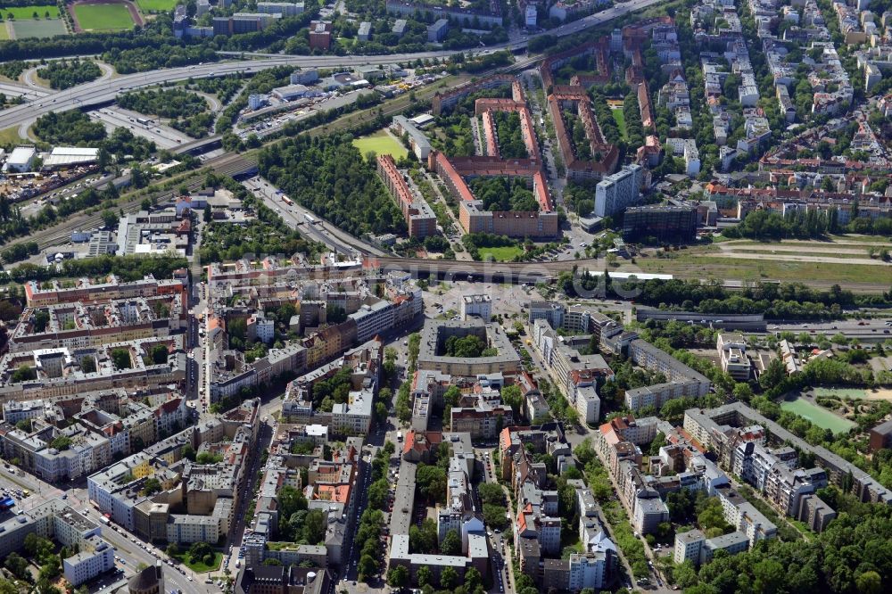 Berlin aus der Vogelperspektive: Platz- Ensemble Insbrucker Platz im Ortsteil Schöneberg in Berlin, Deutschland