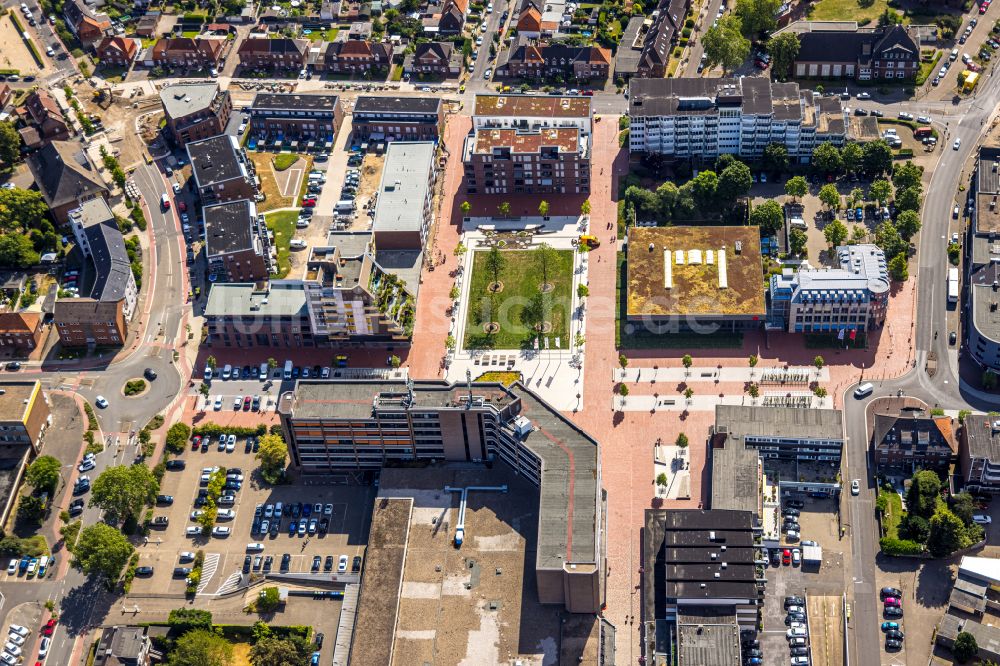 Luftaufnahme Kamp-Lintfort - Platz- Ensemble Karl-Flügel-Platz in Kamp-Lintfort im Bundesland Nordrhein-Westfalen, Deutschland