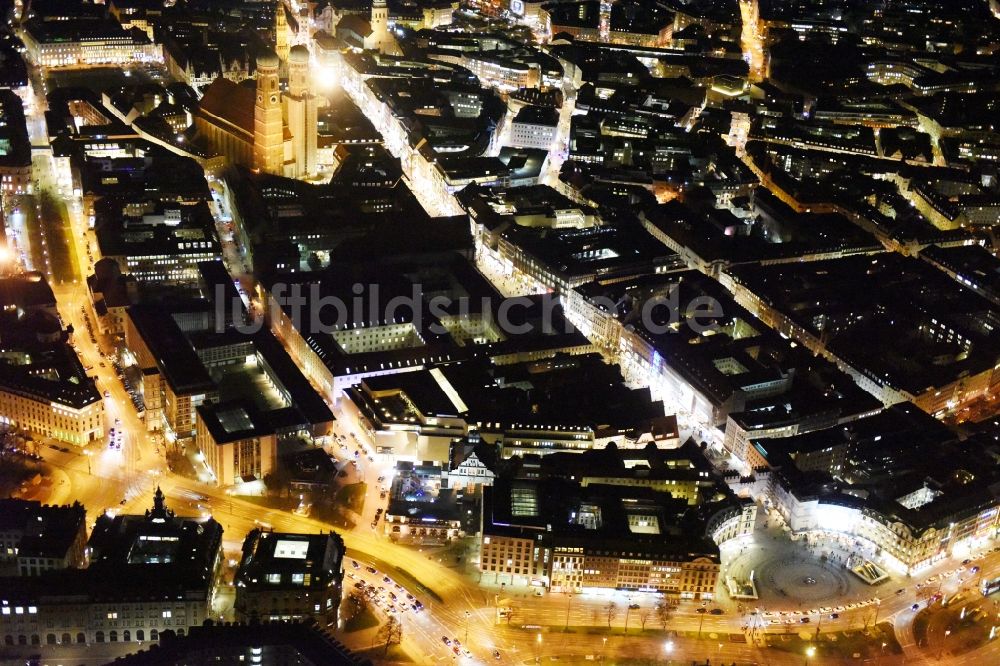 München aus der Vogelperspektive: Platz- Ensemble Karlsplatz Stachus zur Neuhauser Straße im Innenstadt- Zentrum in München im Bundesland Bayern