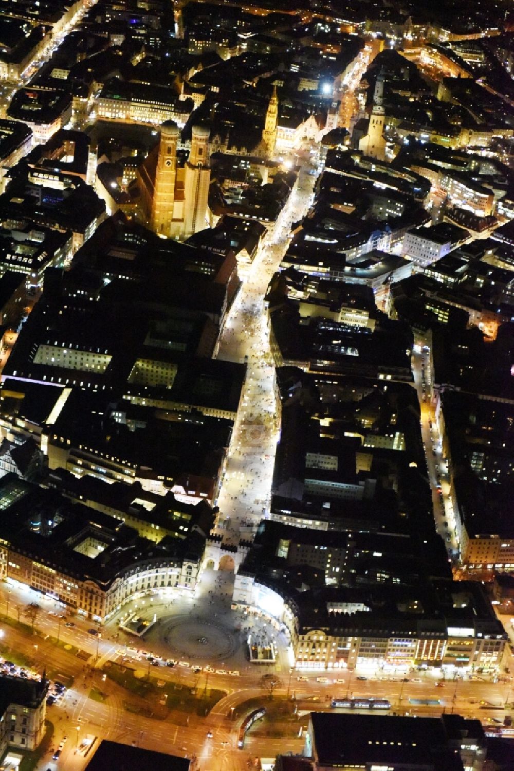 Luftbild München - Platz- Ensemble Karlsplatz Stachus zur Neuhauser Straße im Innenstadt- Zentrum in München im Bundesland Bayern