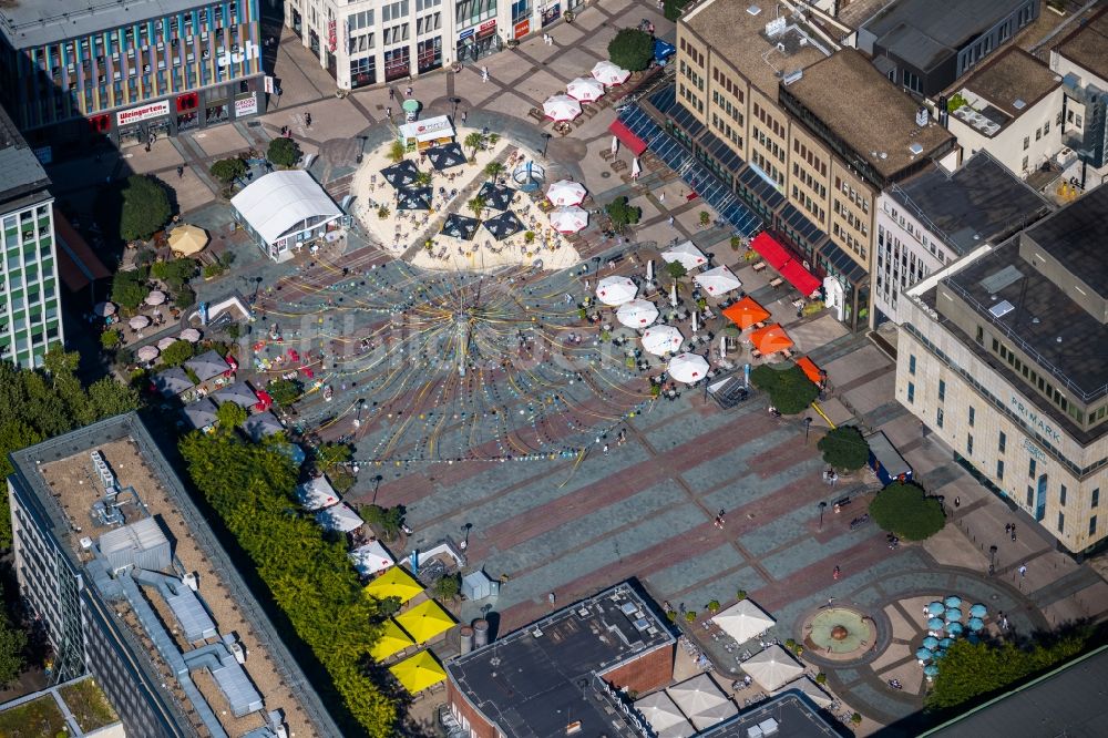 Essen aus der Vogelperspektive: Platz- Ensemble Kennedyplatz in Essen im Bundesland Nordrhein-Westfalen, Deutschland