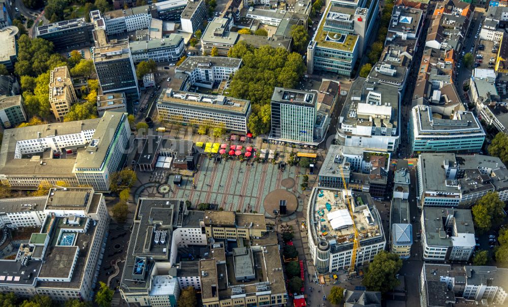 Luftaufnahme Essen - Platz- Ensemble Kennedyplatz in Essen im Bundesland Nordrhein-Westfalen, Deutschland