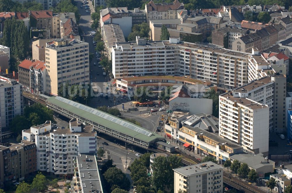 Luftbild Berlin - Platz- Ensemble Kottbuser Tor im Ortsteil Kreuzberg in Berlin, Deutschland