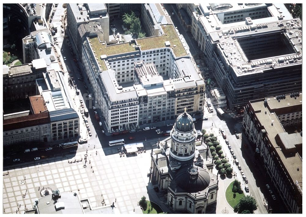 Luftbild Berlin - Platz- Ensemble Markgrafenstraße - Mohrenstraße am Gendarmenmarkt im Ortsteil Mitte in Berlin, Deutschland