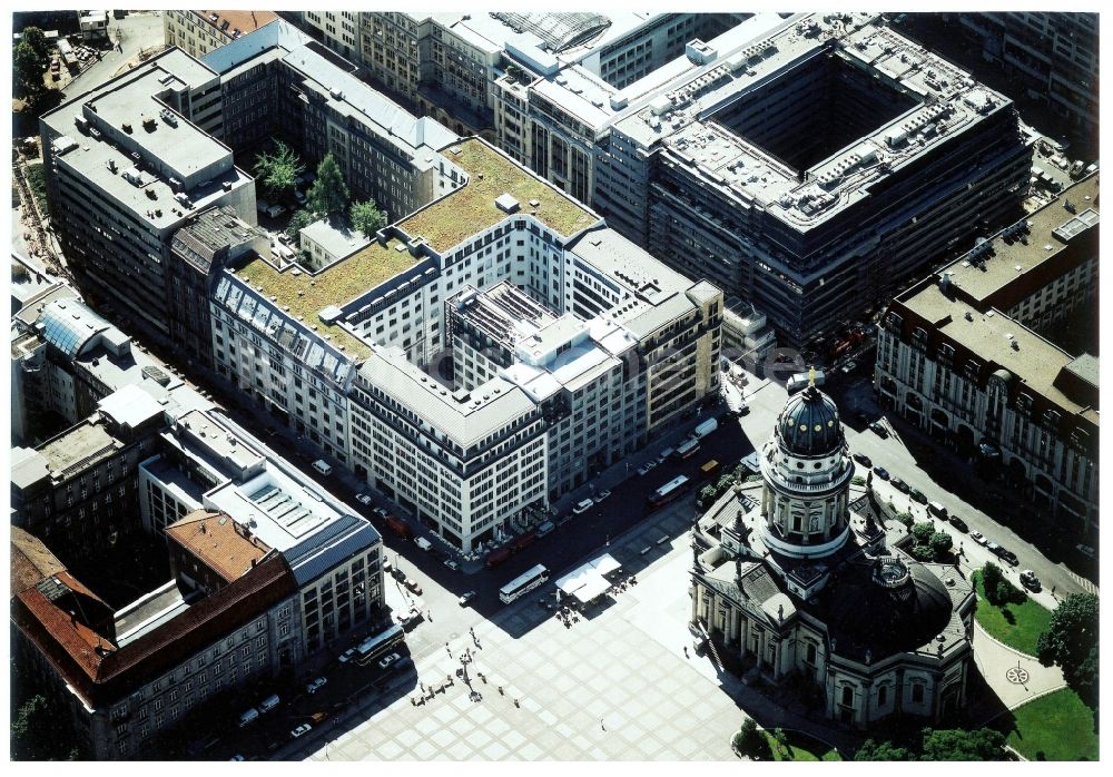 Luftaufnahme Berlin - Platz- Ensemble Markgrafenstraße - Mohrenstraße am Gendarmenmarkt im Ortsteil Mitte in Berlin, Deutschland