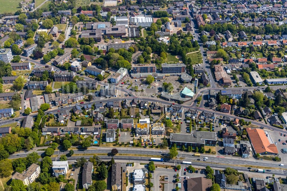 Wesel aus der Vogelperspektive: Platz- Ensemble Marktplatz Feldmark im Ortsteil Feldmark in Wesel im Bundesland Nordrhein-Westfalen, Deutschland