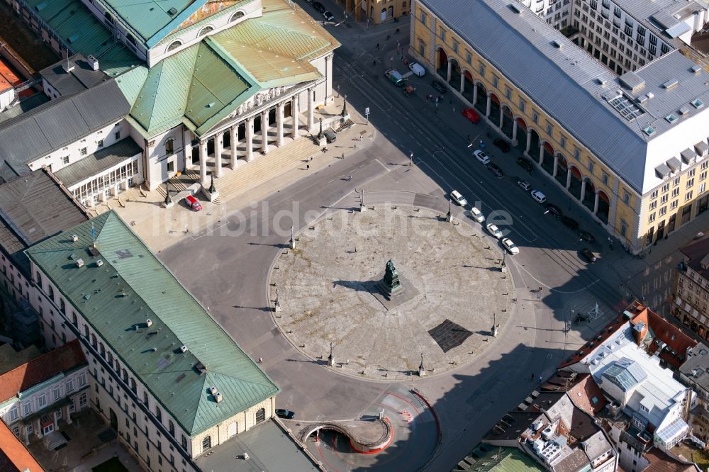 München aus der Vogelperspektive: Platz- Ensemble Max-Joseph-Platz im Stadtteil Altstadt in München im Bundesland Bayern, Deutschland