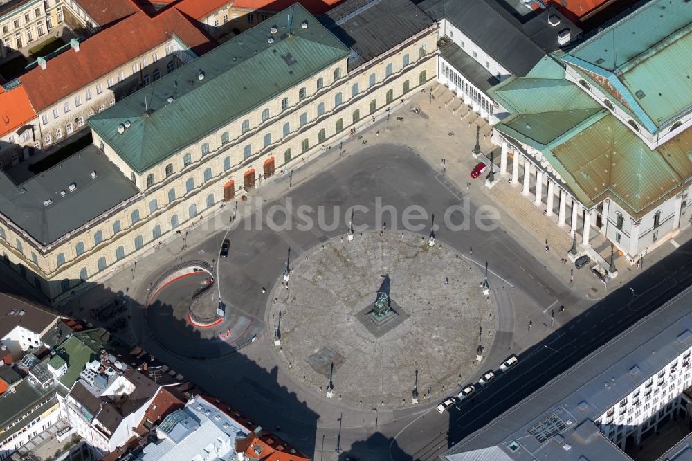 Luftaufnahme München - Platz- Ensemble Max-Joseph-Platz im Stadtteil Altstadt in München im Bundesland Bayern, Deutschland