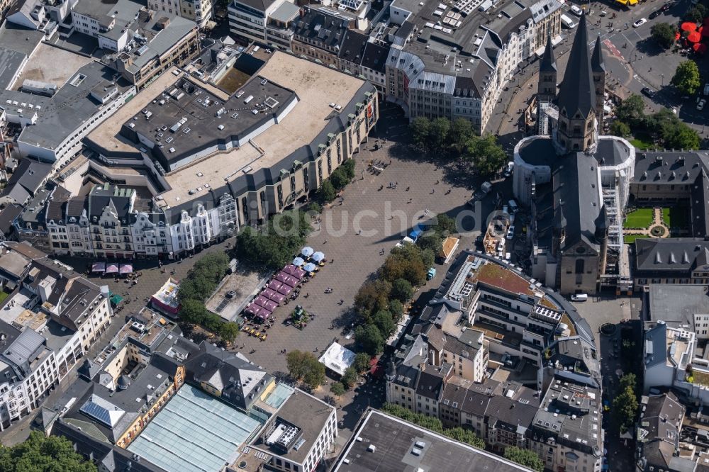 Luftbild Bonn - Platz- Ensemble Münsterplatz mit Bonner Münster in Bonn im Bundesland Nordrhein-Westfalen, Deutschland