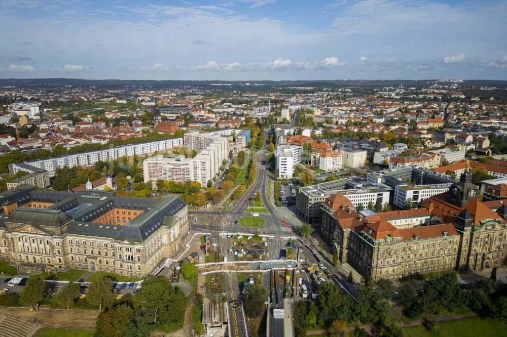 Dresden aus der Vogelperspektive: Platz- Ensemble Neustädter Markt in Dresden im Bundesland Sachsen, Deutschland