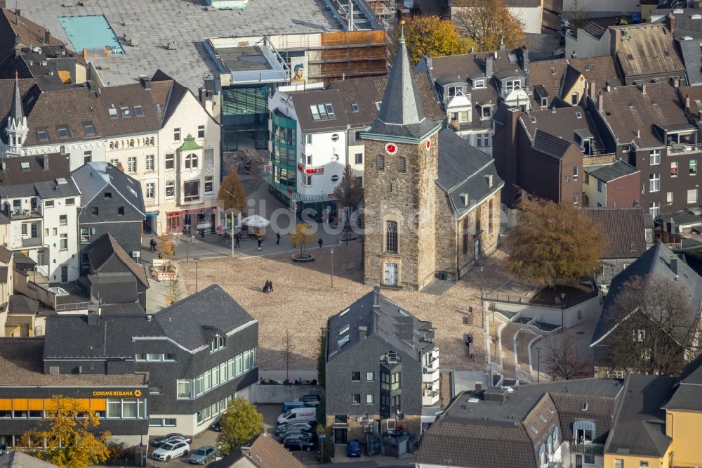 Velbert aus der Vogelperspektive: Platz- Ensemble Am Offers in Velbert im Bundesland Nordrhein-Westfalen, Deutschland