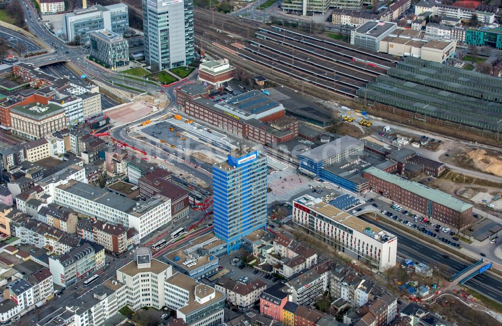 Luftaufnahme Duisburg - Platz- Ensemble Portsmouthplatz am Duisburger Hauptbahnhof im Innenstadt- Zentrum im Ortsteil Duisburg Mitte in Duisburg im Bundesland Nordrhein-Westfalen