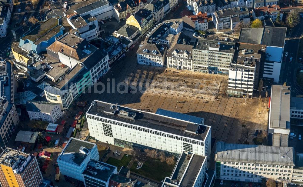 Luftaufnahme Lüdenscheid - Platz- Ensemble Rathausplatz in Lüdenscheid im Bundesland Nordrhein-Westfalen, Deutschland