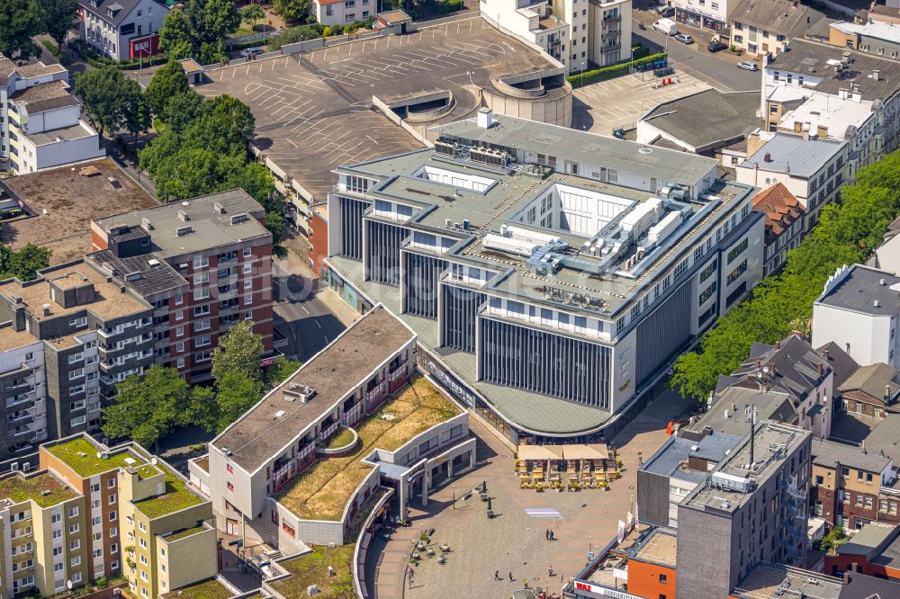 Herne aus der Vogelperspektive: Platz- Ensemble Robert-Brauner-Platz mit dem Einkaufszentrum Neue Höfe an der Bahnhofstraße in Herne im Bundesland Nordrhein-Westfalen, Deutschland