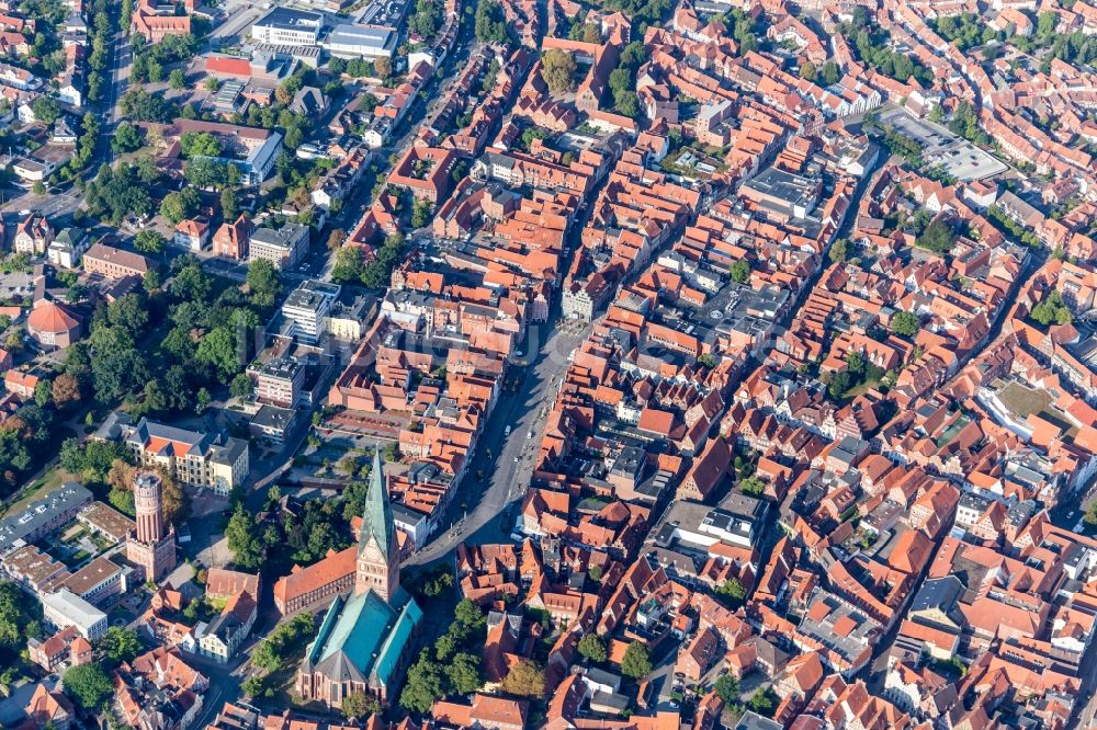 Luftaufnahme Lüneburg - Platz- Ensemble Am Sande in Lüneburg im Bundesland Niedersachsen, Deutschland