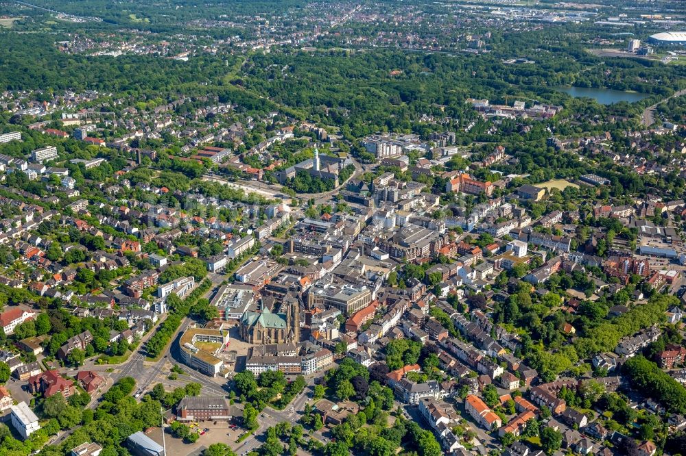 Luftaufnahme Gelsenkirchen - Platz- Ensemble Sankt - Urbanus - Kirchplatz im Ortsteil Buer in Gelsenkirchen im Bundesland Nordrhein-Westfalen, Deutschland