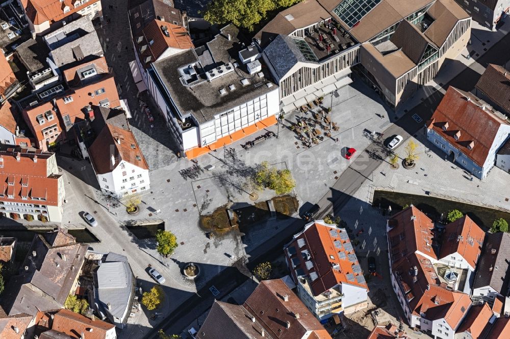 Luftaufnahme Memmingen - Platz- Ensemble Schrannenplatz in der Altstadt in Memmingen im Bundesland Bayern, Deutschland